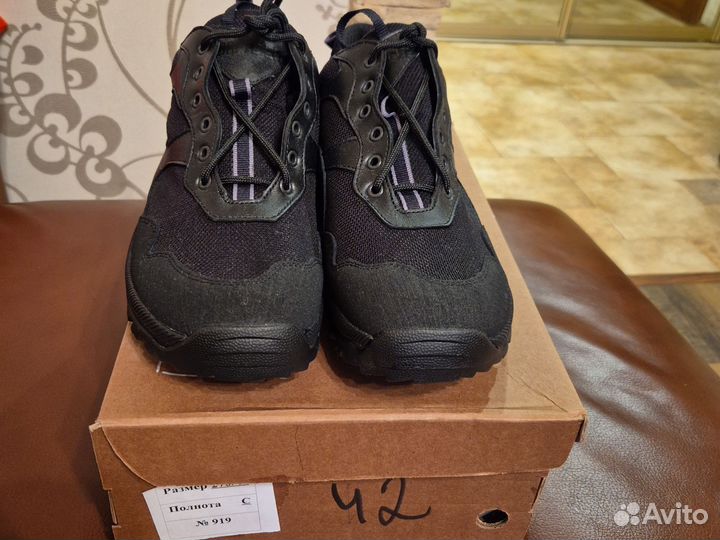 Кроссовки фарадей новые 42 размер