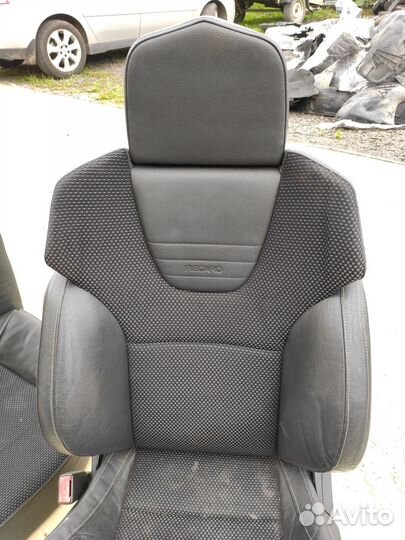 Сиденья Recaro OPC VXR на Opel Astra H GTC 3Д