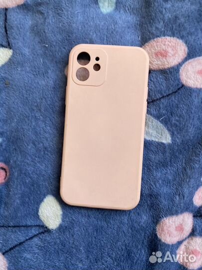 Чехлы на iPhone SE и 12-й iPhone