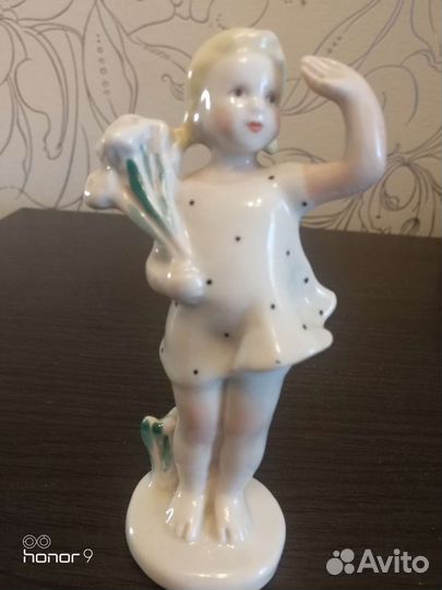 Девочка с цветами