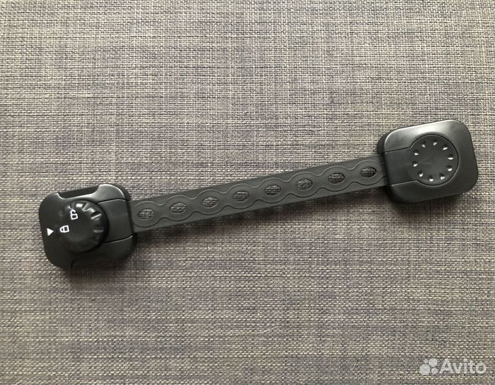 Блокиратор дверей шкафов и ящиков