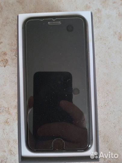 iPhone 8, 64 ГБ