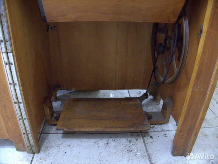 Швейная машина пмз имени Калина с тумбой