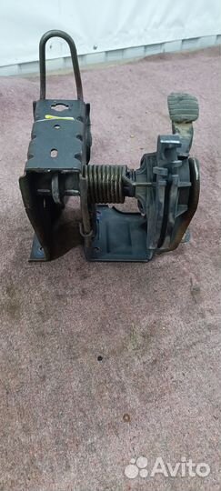 Педаль сцепления renault sandero 1