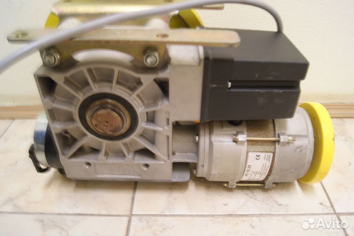 Для лифта лебедка AG 18.24 грузового лифта SKG