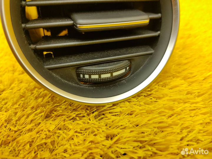 Дефлектор салона передний правый Mercedes-Benz