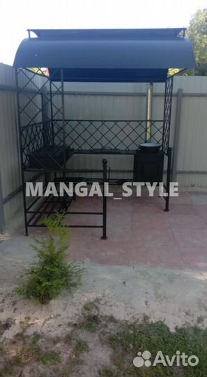 Мангал с крышей