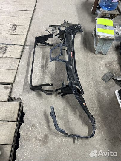 Верхняя панель телевизора Mercedes W221