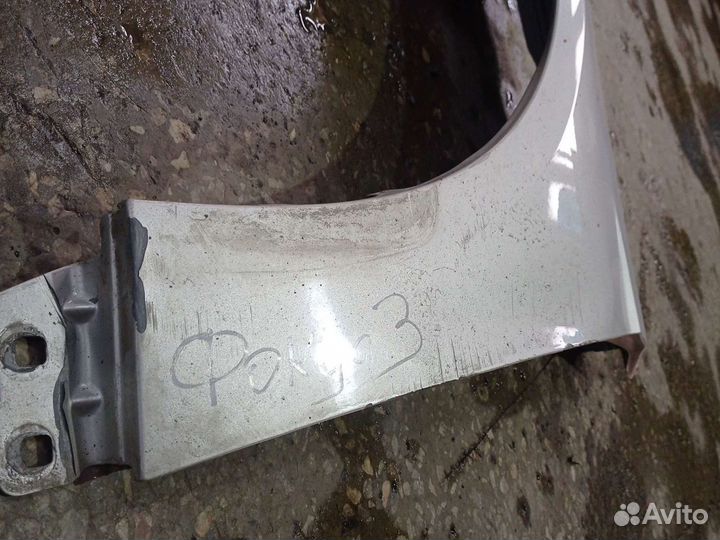 Крыло переднее левое Ford Focus 3,дефект