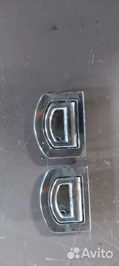 Крепление петля багажника на Volkswagen Passat B6