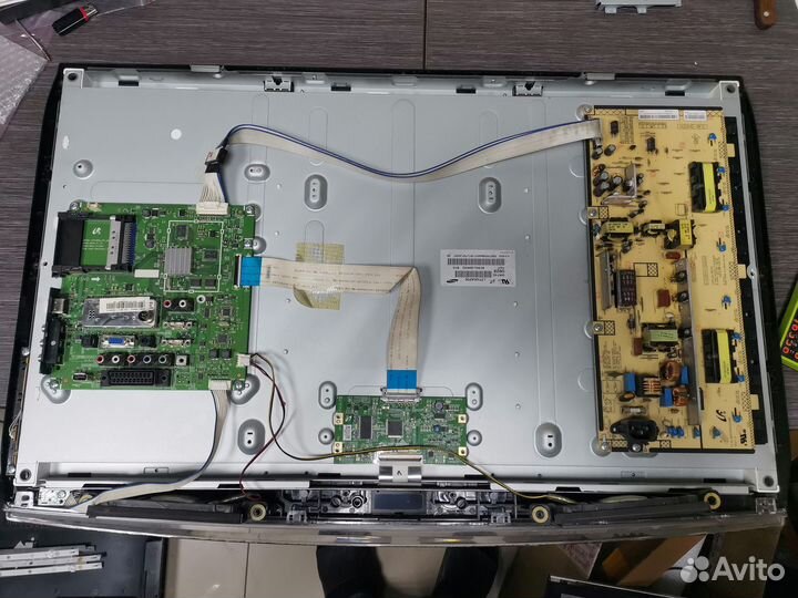 Телевизор Samsung LE32B450C4W (По запчастям)