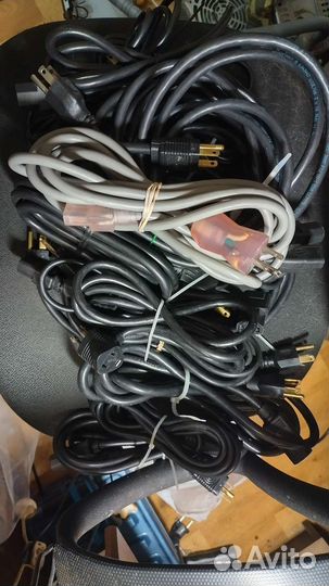 Сетевые шнуры США/Япония много, все с заземлением