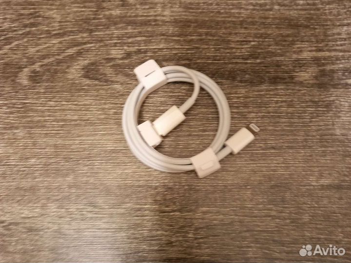 Кабель зарядки iPhone