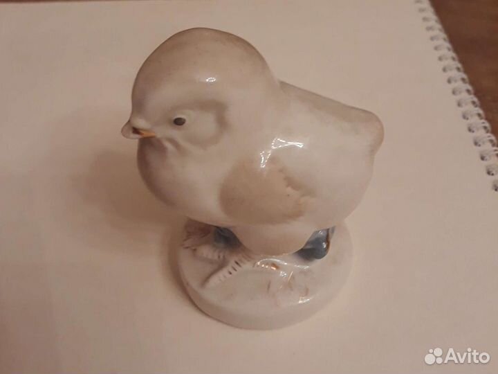 Цыпленок, статуэтка