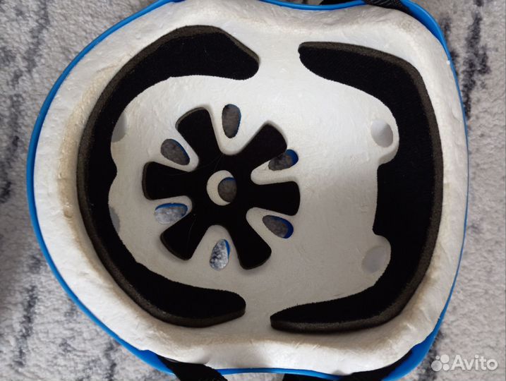 Шлем для катания на сомакате