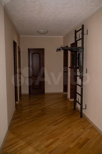 4-к. квартира, 140 м², 8/10 эт.
