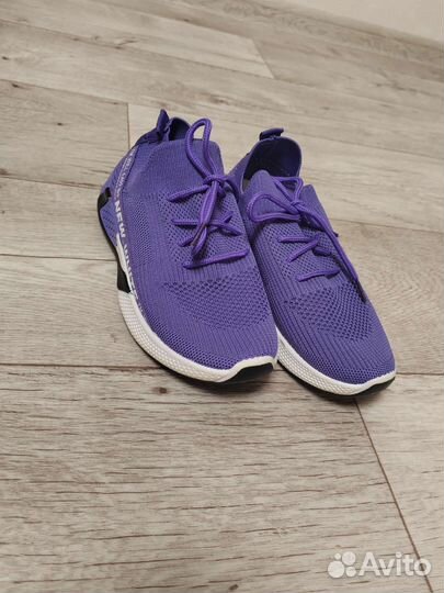 Кроссовки для девочки