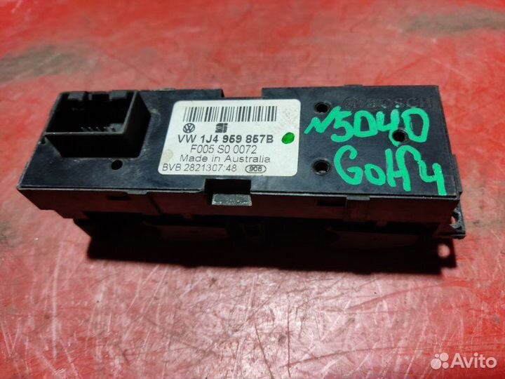 Блок управления стеклоподъемниками Volkswagen Golf