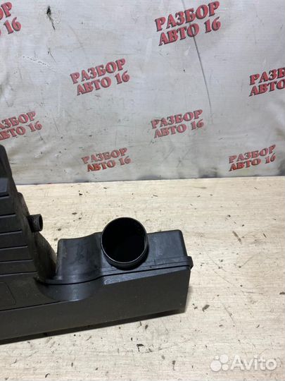 Крышка двигателя Ford Fusion