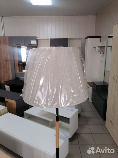 Торшер напольный с абажуром