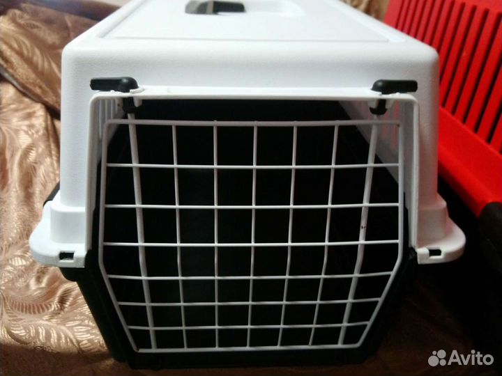 Переноска для кошек и собак