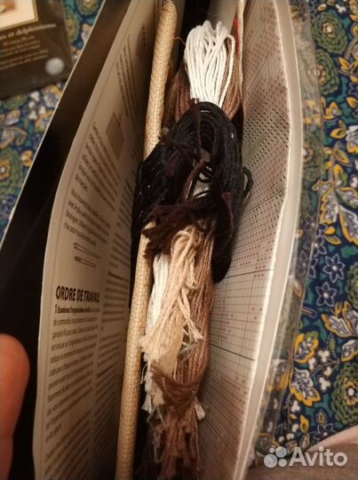 Набор для вышивания Дименшенс женщина с букетом