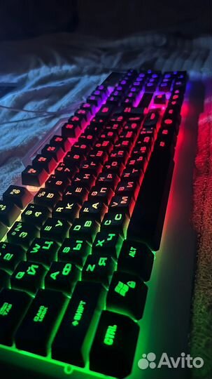 Продам игровую клавиатуру и мышку