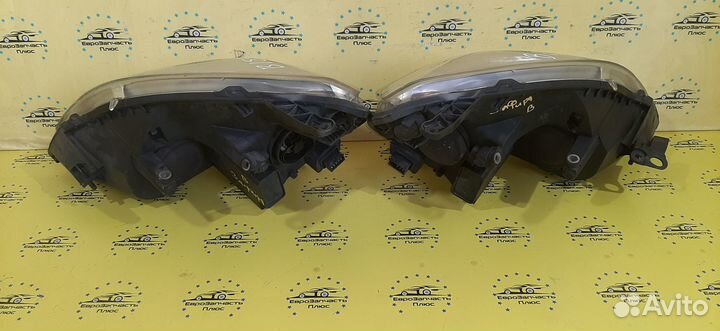 Фара передняя Opel Zafira B