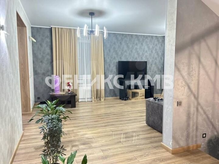 Дом 305 м² на участке 6,4 сот.