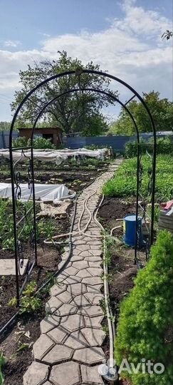Арка садовая кованая