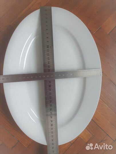 Продам 2 больших блюда (тарелки)