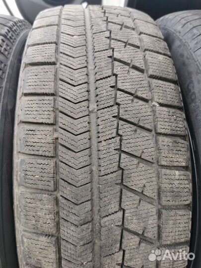 Bridgestone Blizzak VRX 215/65 R16