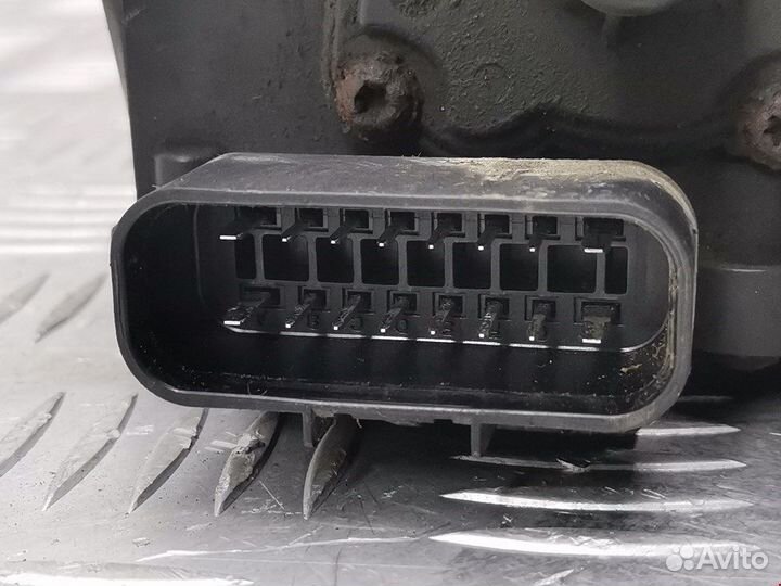 Блок управления ручником для Opel Astra J 13582928