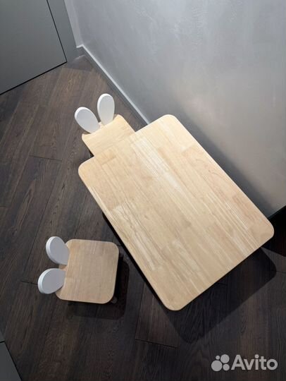 Детский стол и стульчики