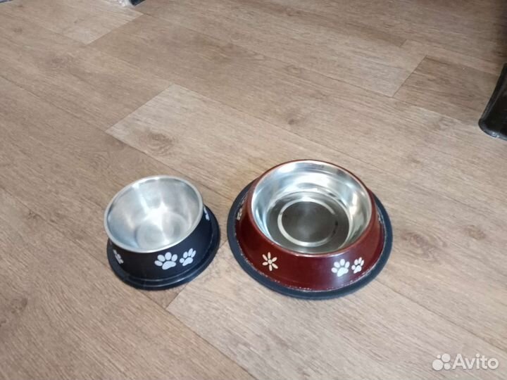 Миски для кошек и собак мелких пород