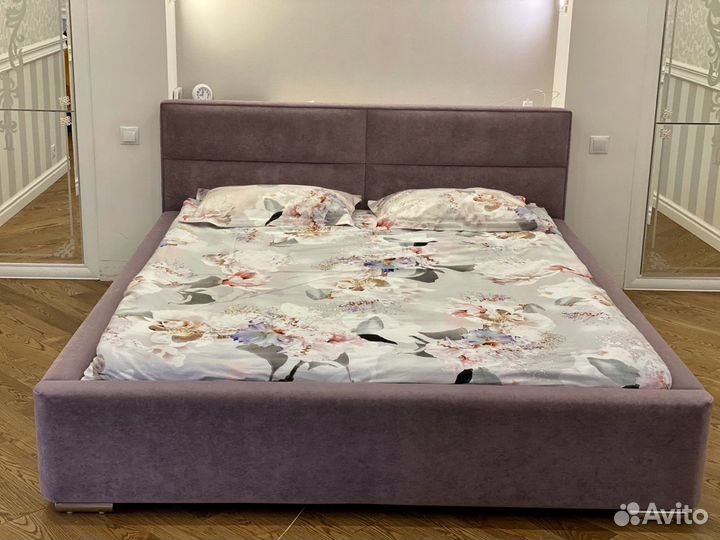 Кровать двухспальная