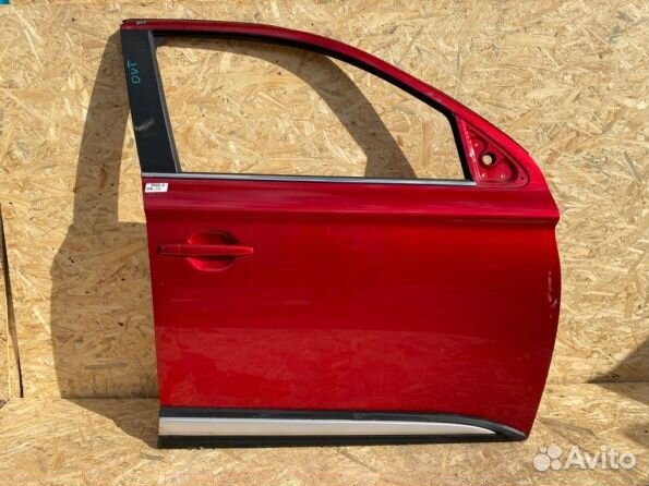 Передняя правая дверь