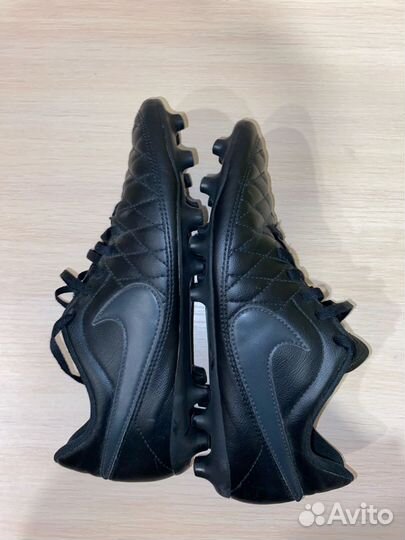 Футбольные бутсы nike