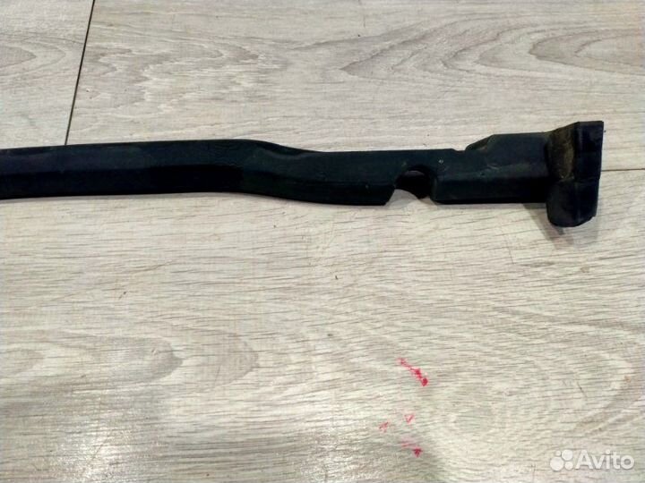 Уплотнитель крыла передний левый Bmw 523I F10