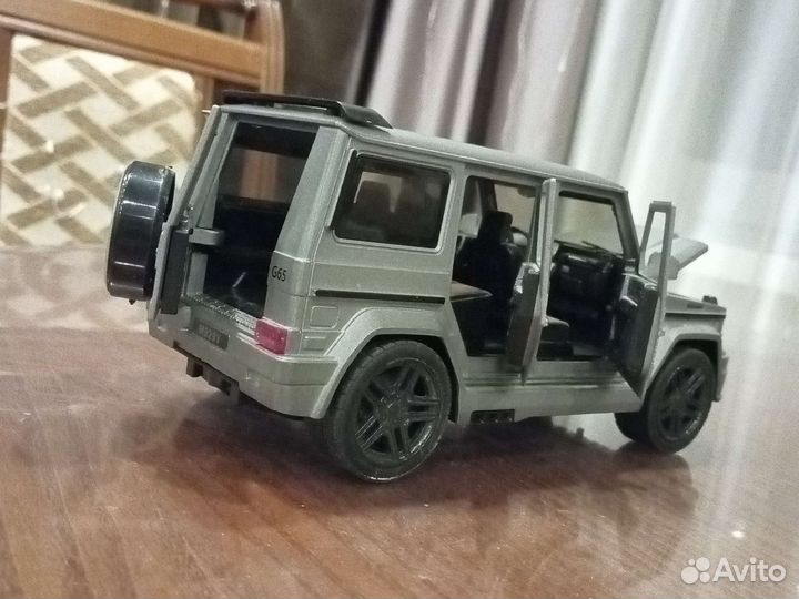 Игрушечная машина гелик 63