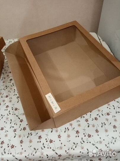 Крафт коробки с окошком