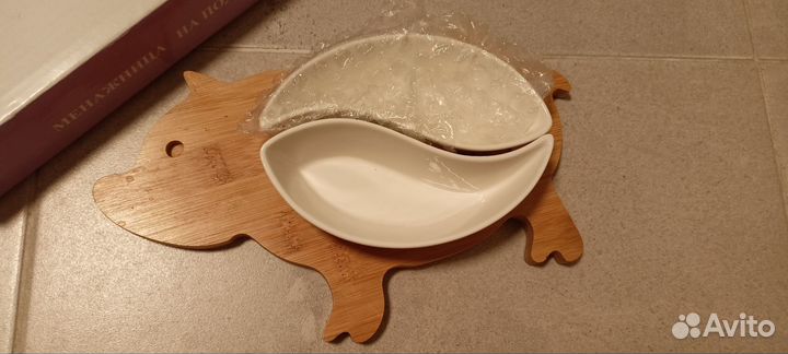 Менажница Инь — Янь на подставке Свинка