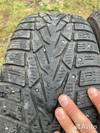 Nokian Tyres Hakkapeliitta 7 215/65 R16 102