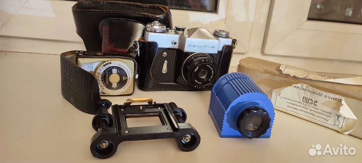 Пленочный фотоаппарат и экспонометр Ленинград