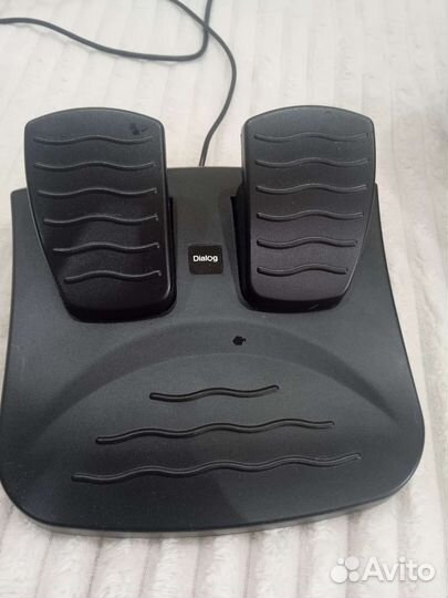 Игровой руль с педалями