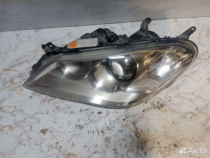 Фара левая Suzuki Kizashi Ксенон