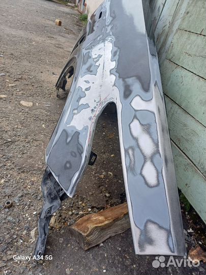 Крыло переднее