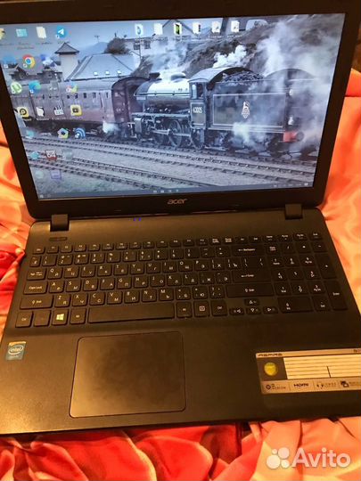 Acer ES1-521 4ядра/8GB/SSD240GB/Intel Graphics 2Gb