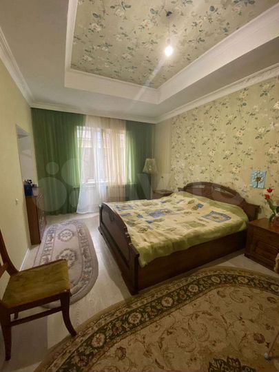 Дом 240 м² на участке 4 сот.