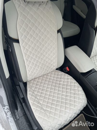 Накидки на сидения автомобильные